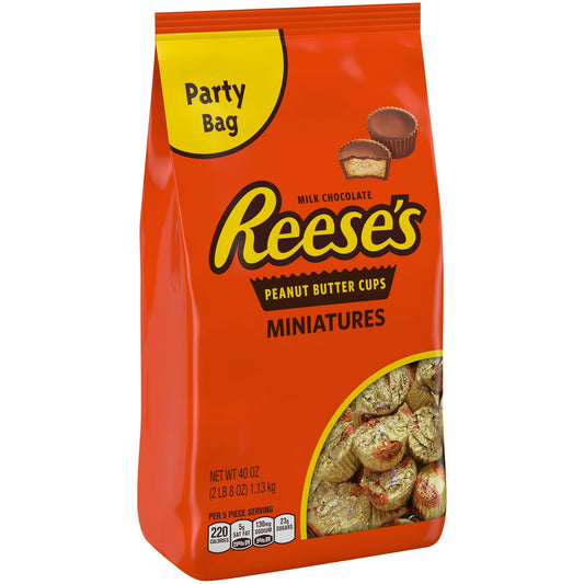 Reese's Peanut Butter Miniatures Chocolate Candy, 40 oz, are the ideal snacking solution for movie nights, a big game or any gathering of friends and family. It's the sweet and salty treat that many crave. Reese's Miniatures chocolate candy has got all the rich taste of the full-size peanut butter cup in a tiny size. The party bag contains individually wrapped pieces, making it easy to share. Place some in a bowl for everyone to enjoy.